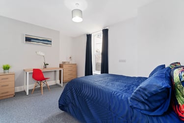 3 bed flat, Ford Park Road, Mutley, Plymouth, PL46QY - Image 4